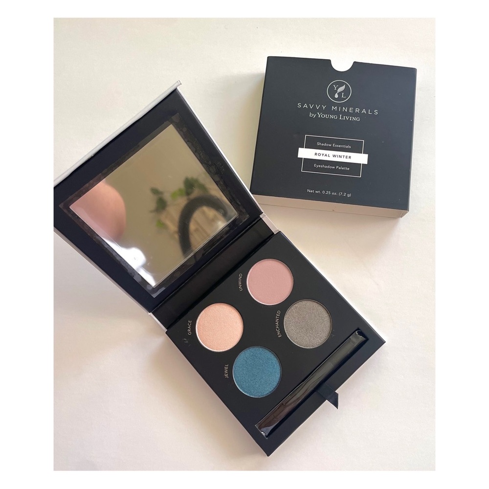 NWT Savvy Minerals Young Living Royal Winter Shadow Essentials Eyeshadow Palette